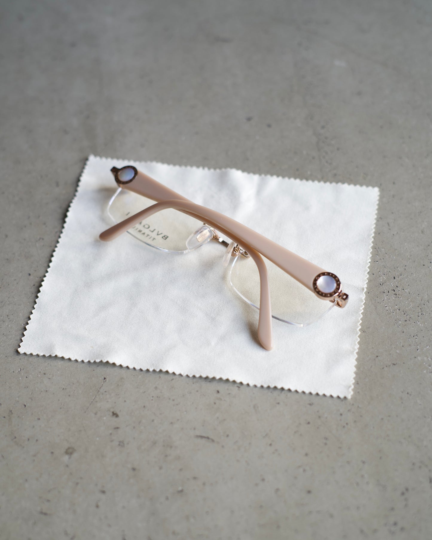BVLGARI rimless eyeyear made in Japan"beige"