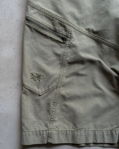 Arc'teryx Logo Design Rampart Shorts