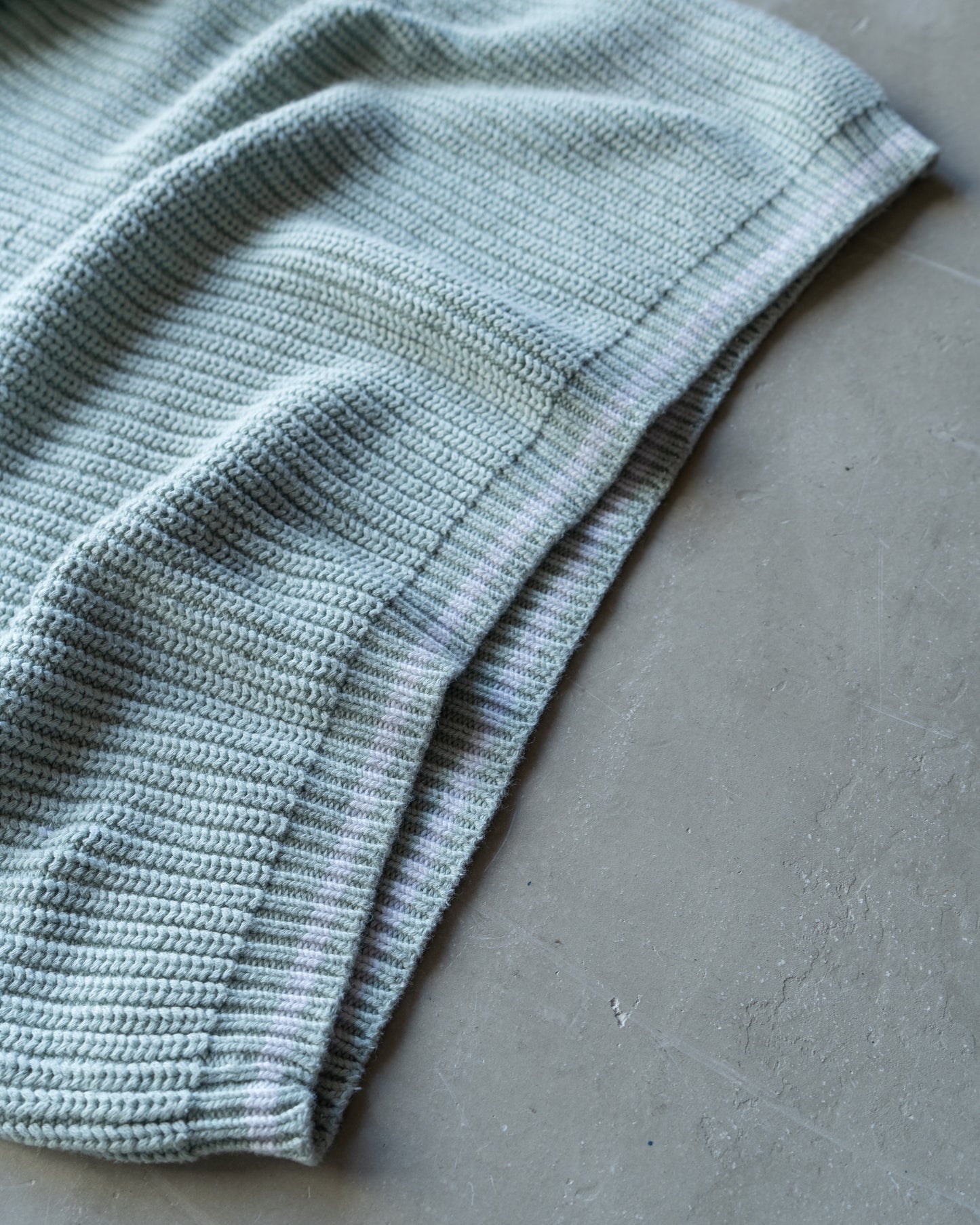 ( ladies ) Eddie Bauer cotton v-neck sweater