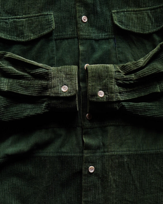 Switching boarder design corduroy shirt