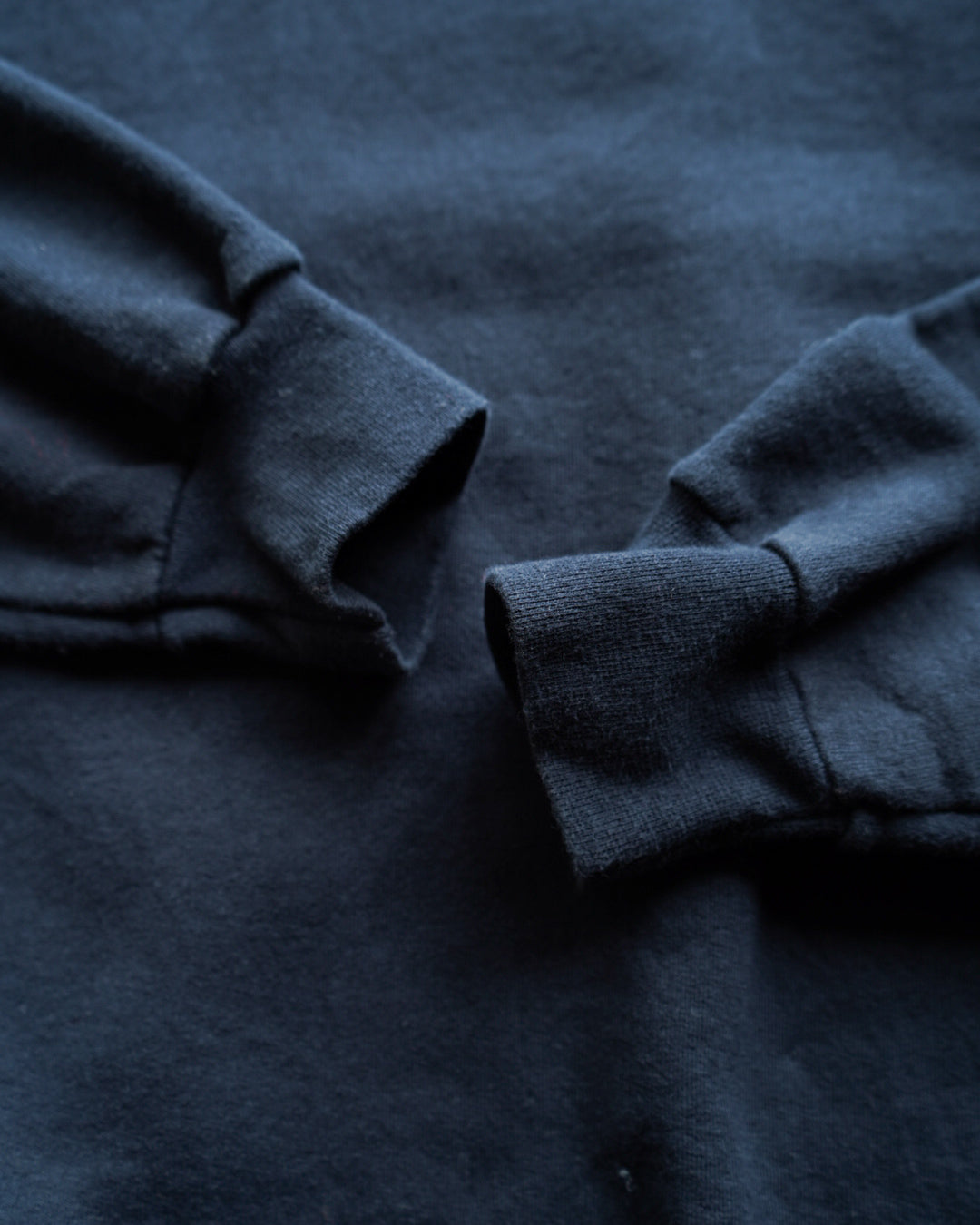 "CHILL" design sweat