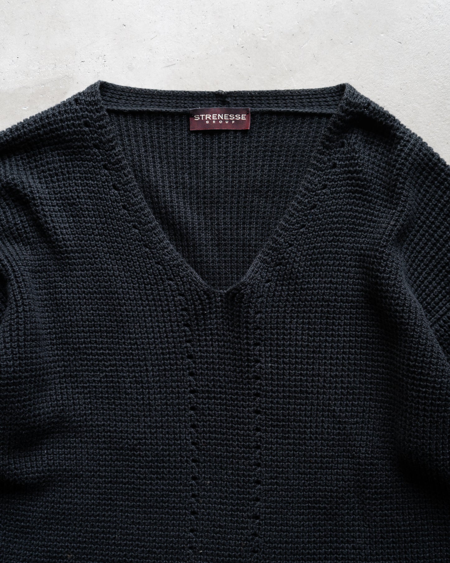 strenesse v neck knit pullover