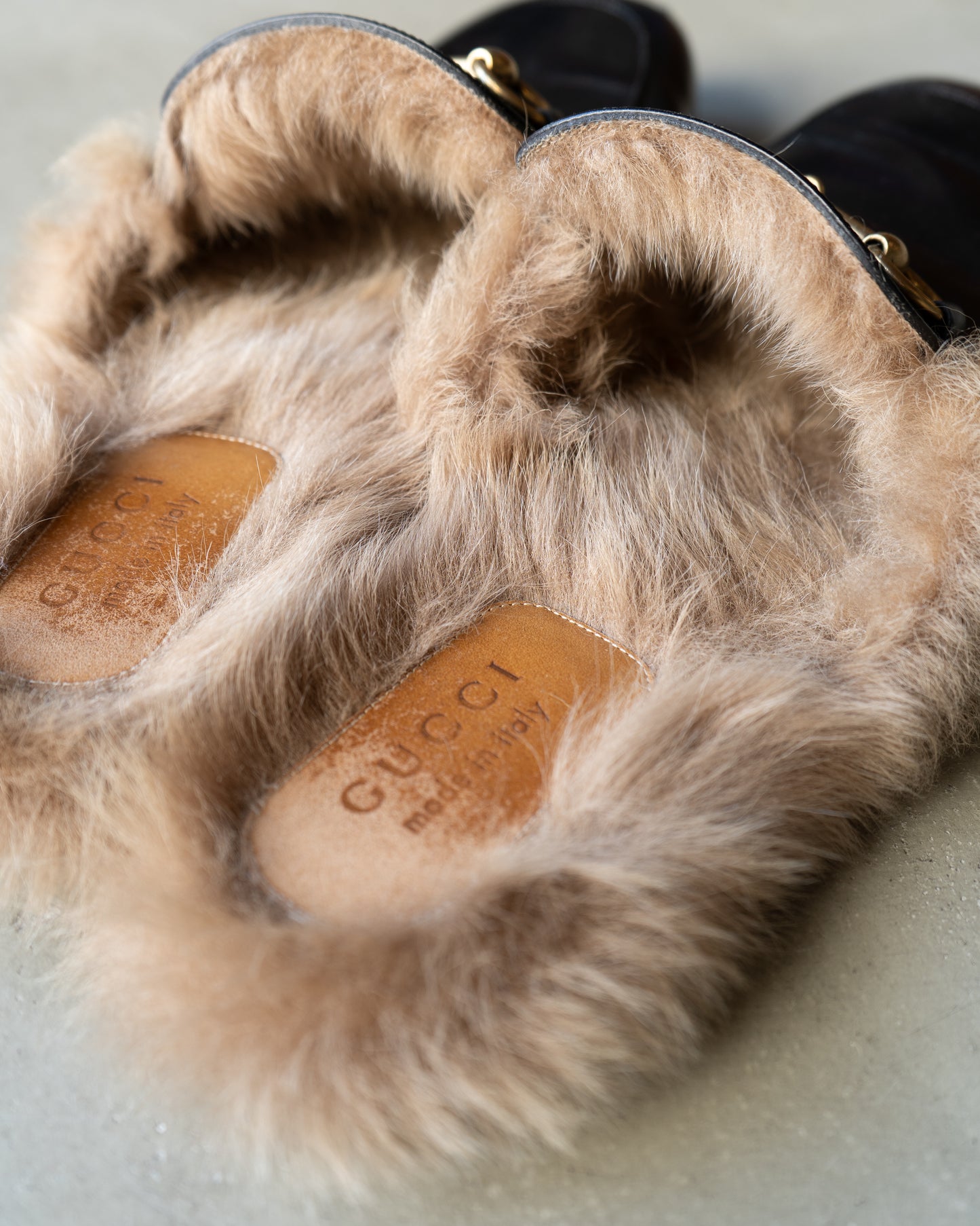 GUCCI leather bit slipper with liner fur