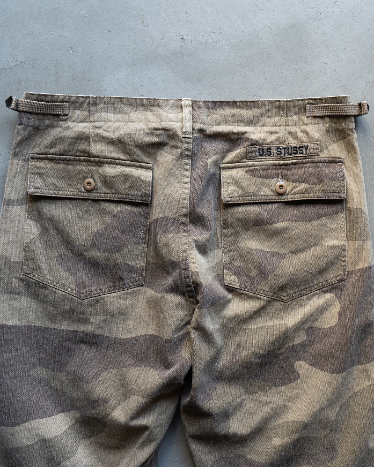 STUSSY  camo baker type shors