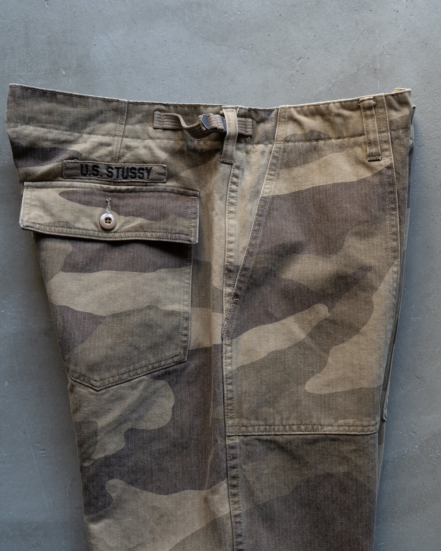 STUSSY  camo baker type shors