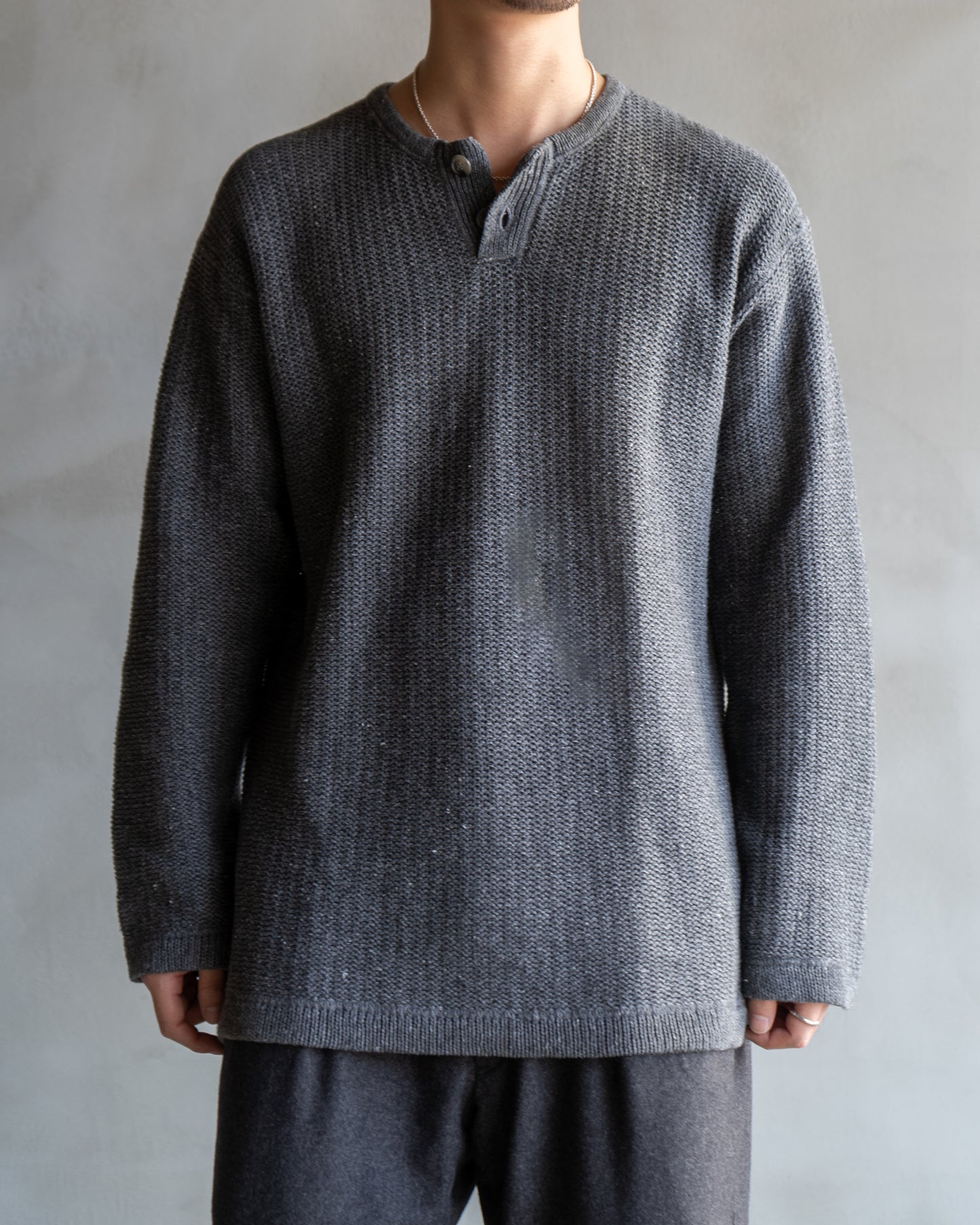 VIGORIA Henley Neck Knit Sweater