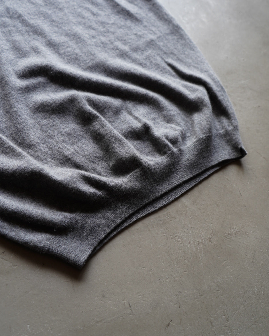 SÕJRN cashmere knit v neck vest