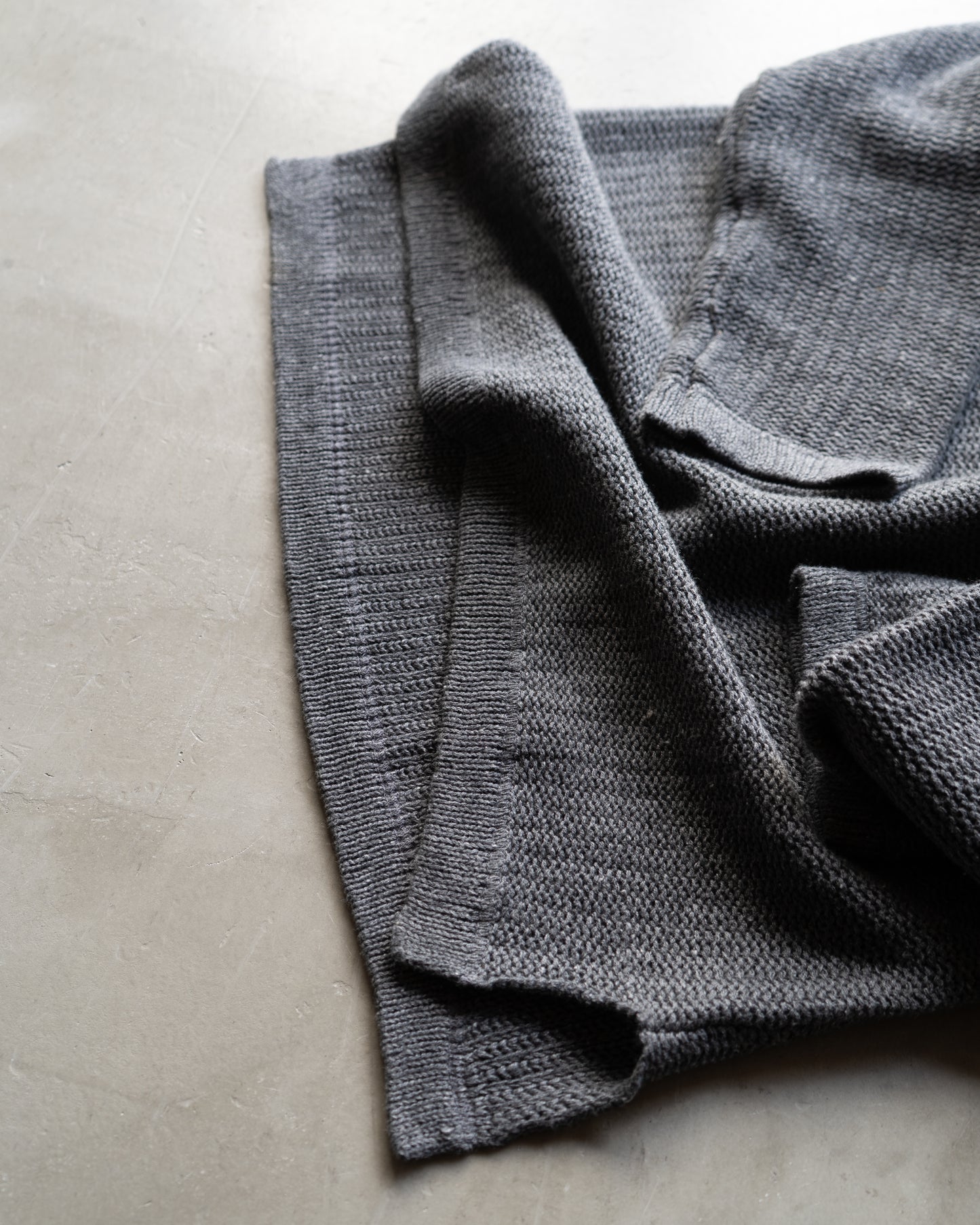 VIGORIA Henley Neck Knit Sweater