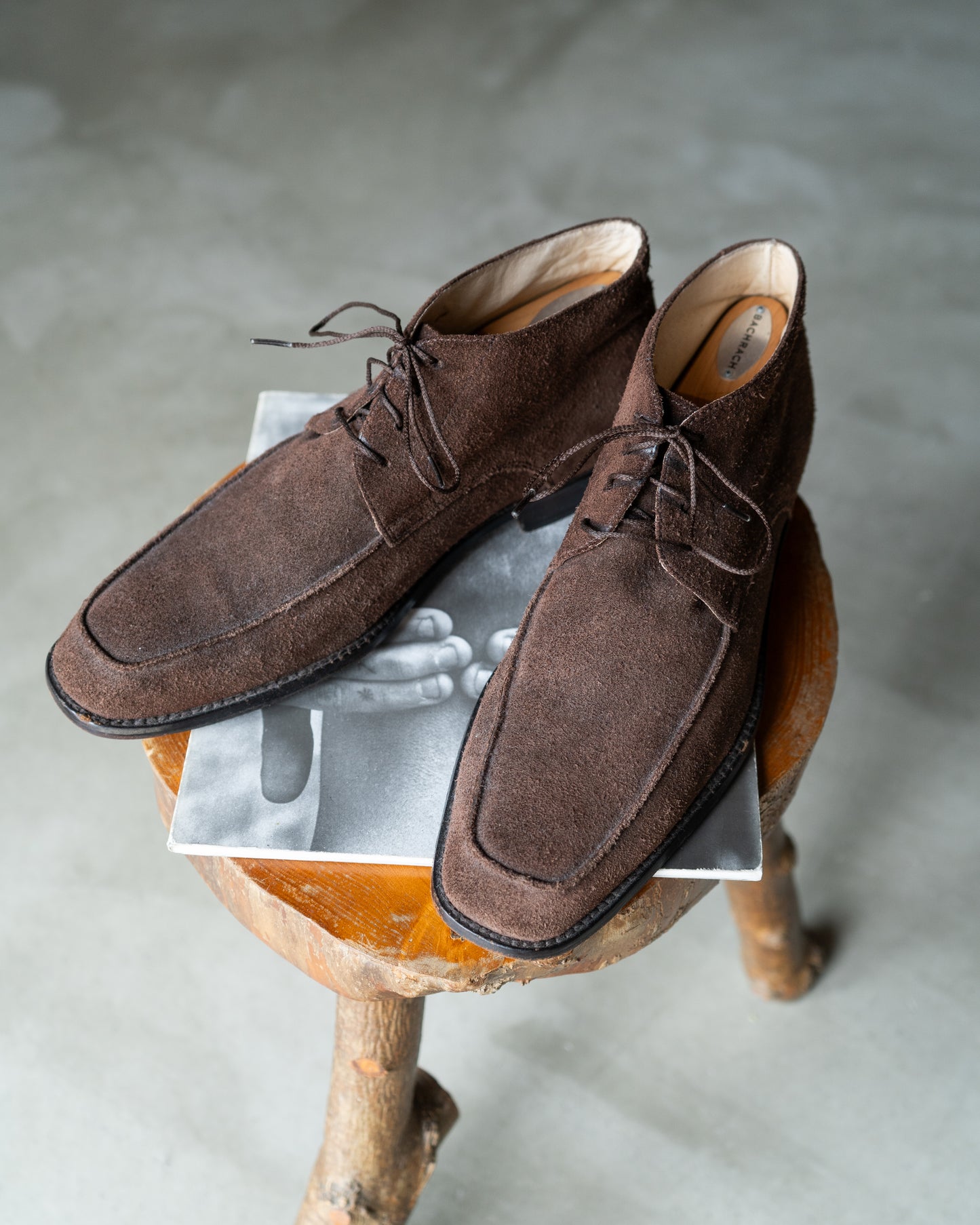 BACHRACH Suede leather u-tip Chukka  Shoes