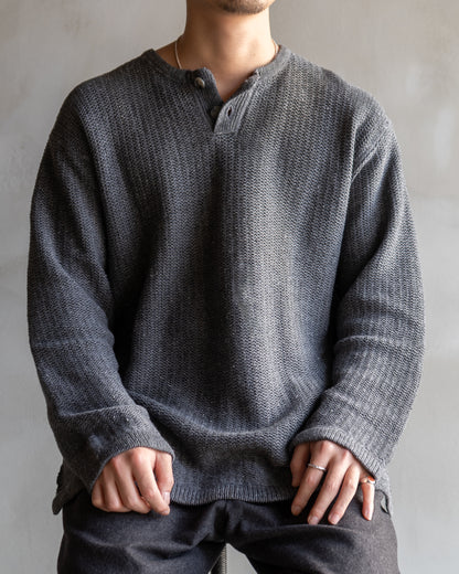 VIGORIA Henley Neck Knit Sweater