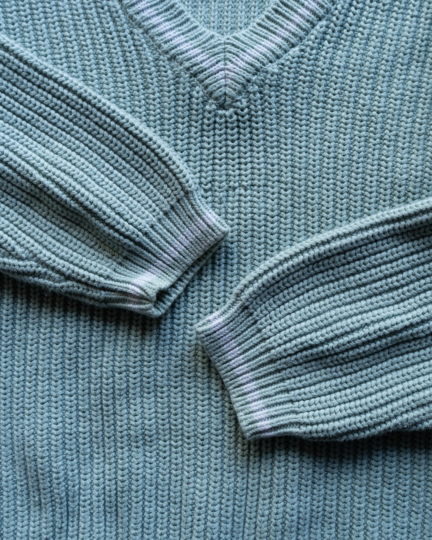 ( ladies ) Eddie Bauer cotton v-neck sweater