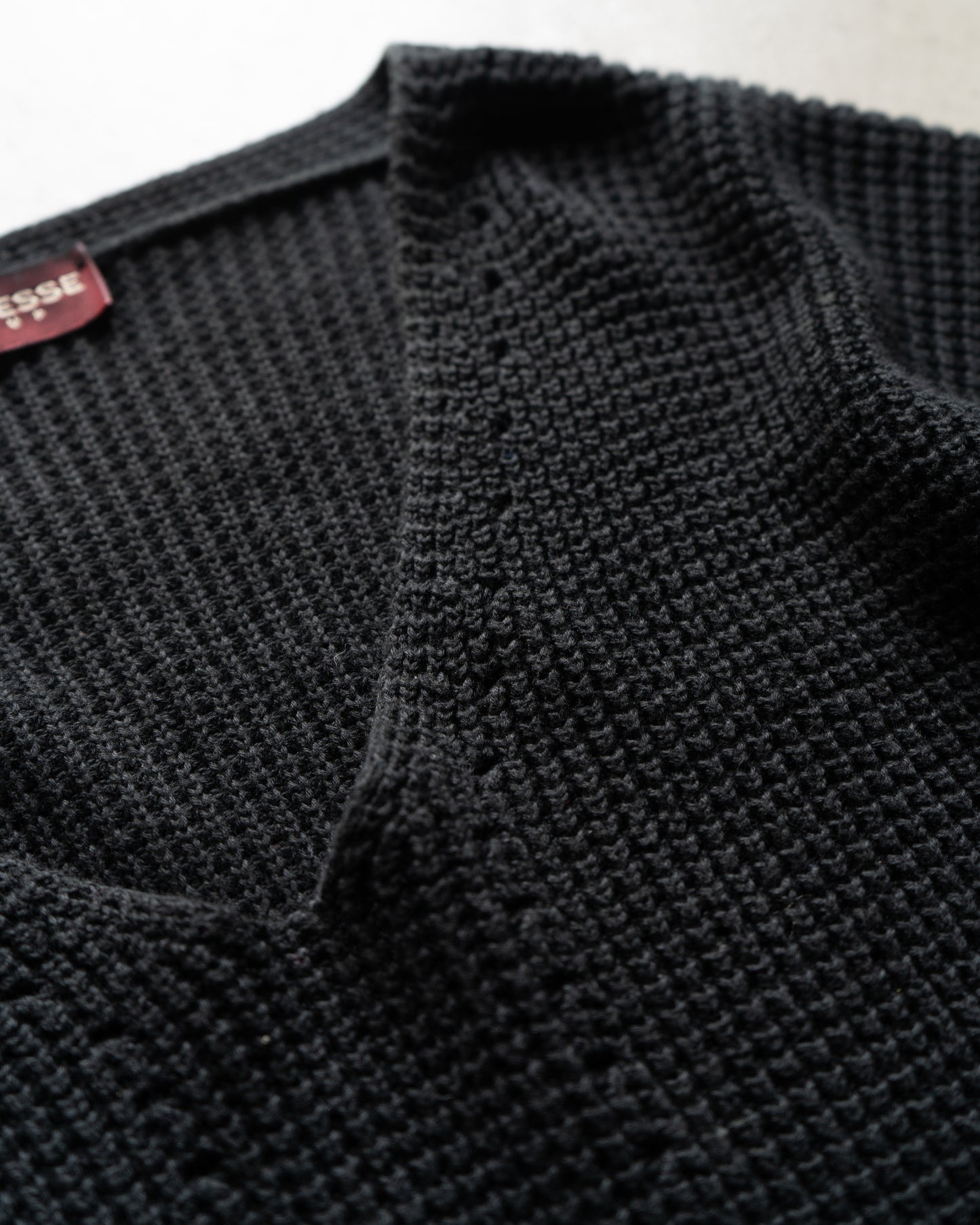 strenesse v neck knit pullover