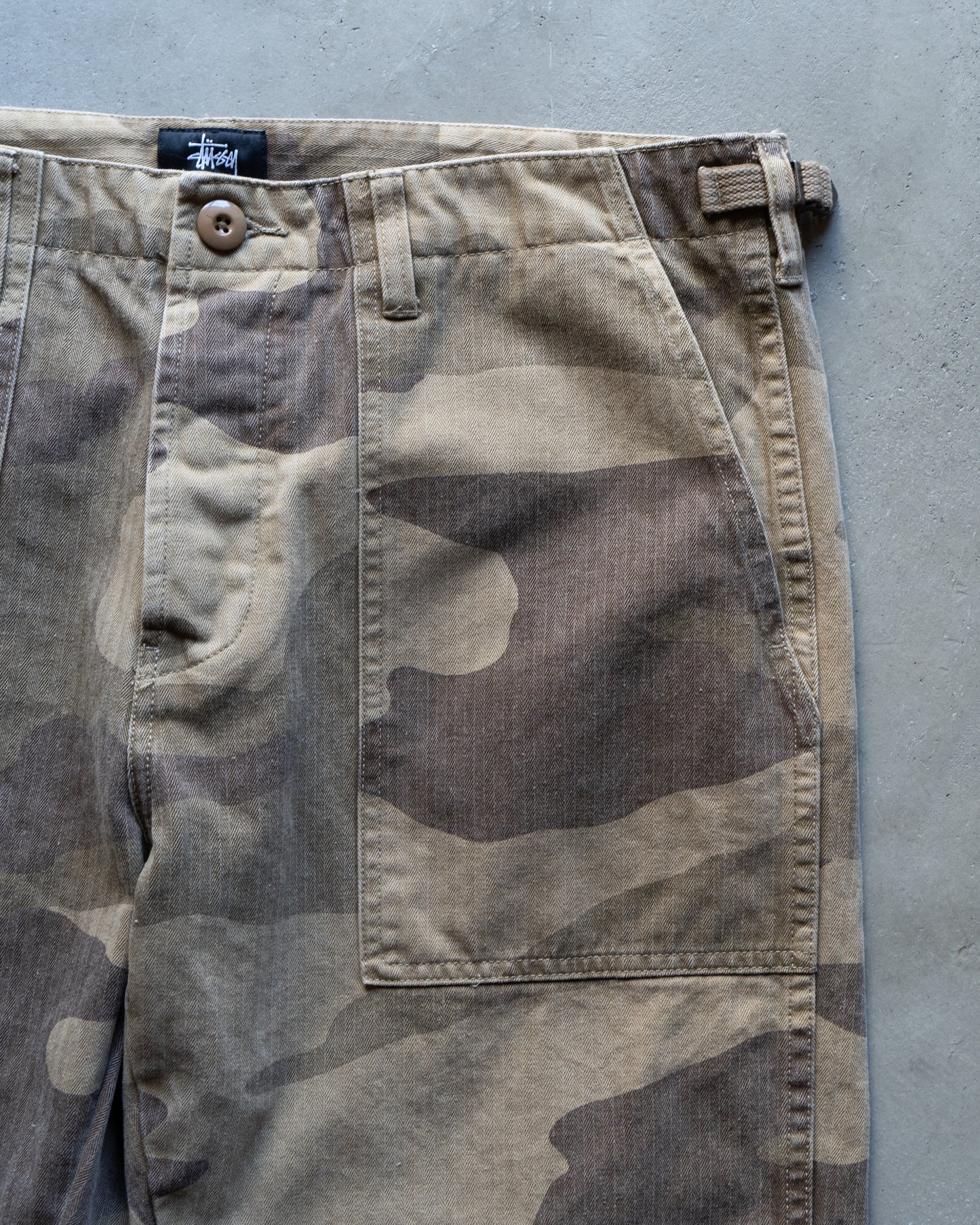 STUSSY  camo baker type shors