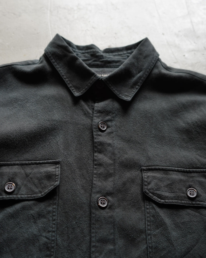 Banana Republic  2 pocket design shirt