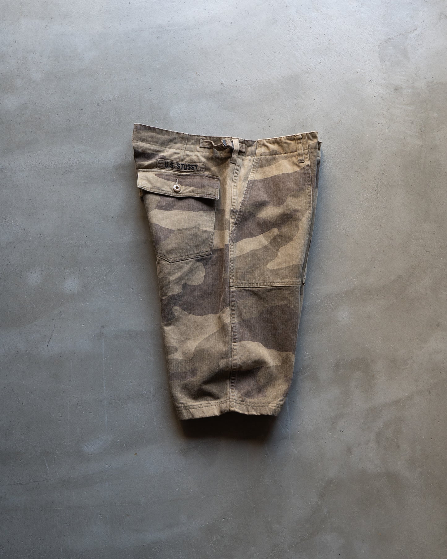 STUSSY  camo baker type shors