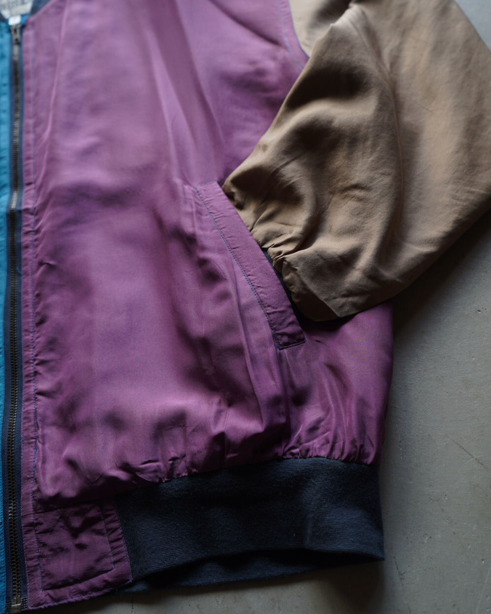 City Streets switching design silk zip-up blouson jacket