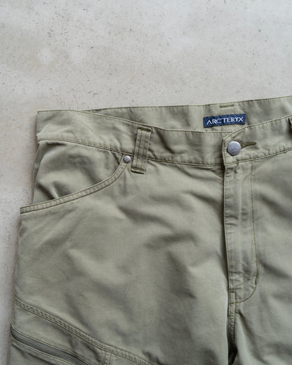 Arc'teryx Logo Design Rampart Shorts